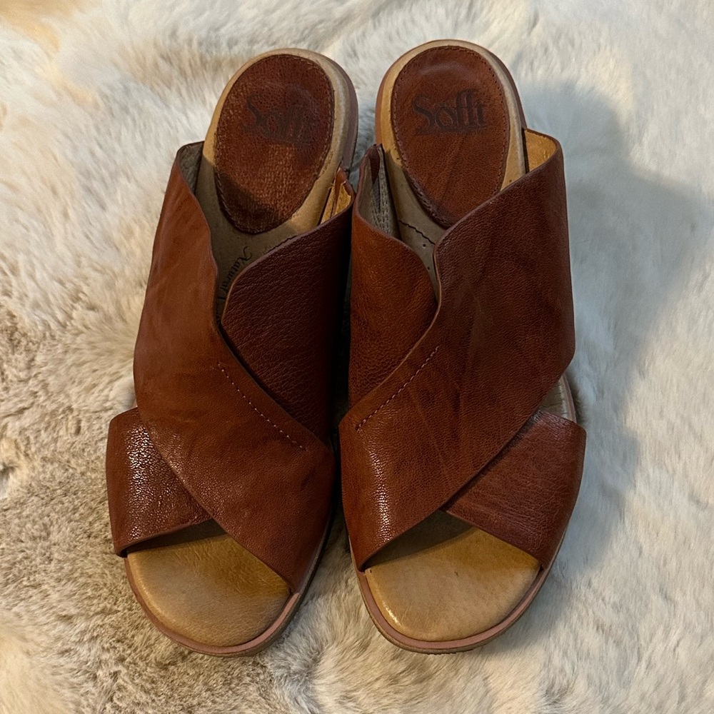 Sofft Women's Tan Leather Mules, Perrie, size 9, light wear